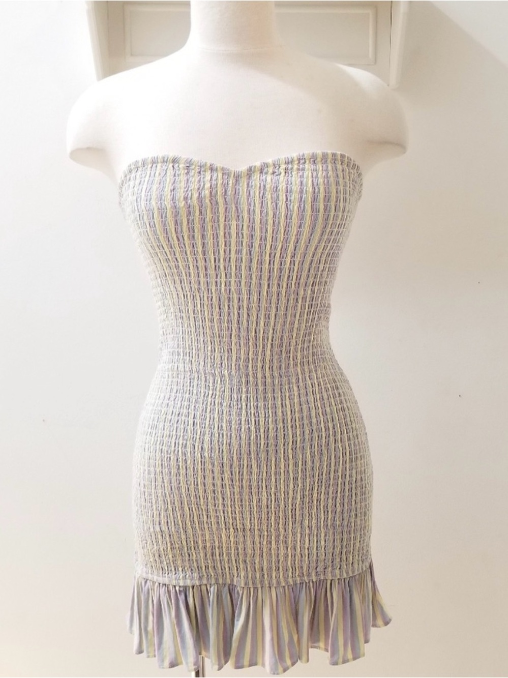 Lovers + Friends Piper Scrunched Mini Dress M - Picture 3 of 9